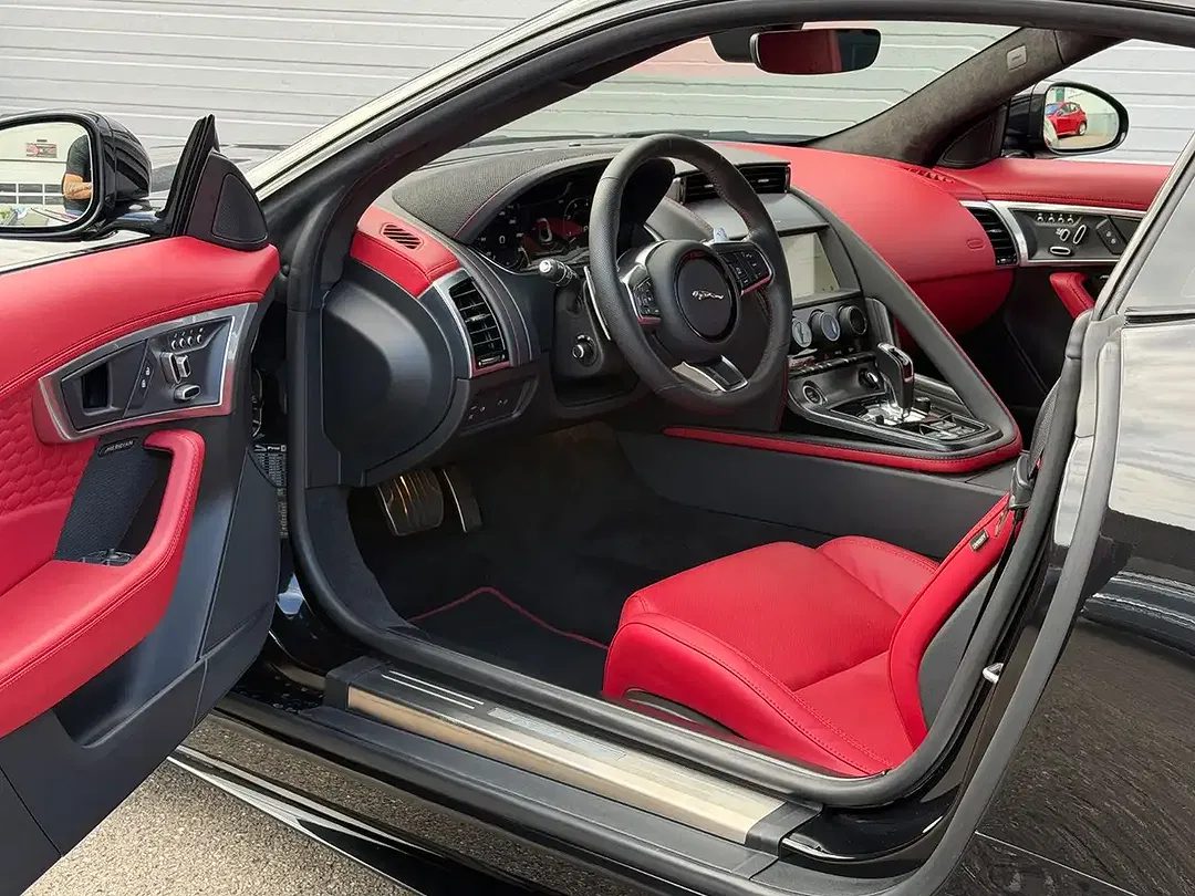 Jaguar F-Type - Thumbnail 8