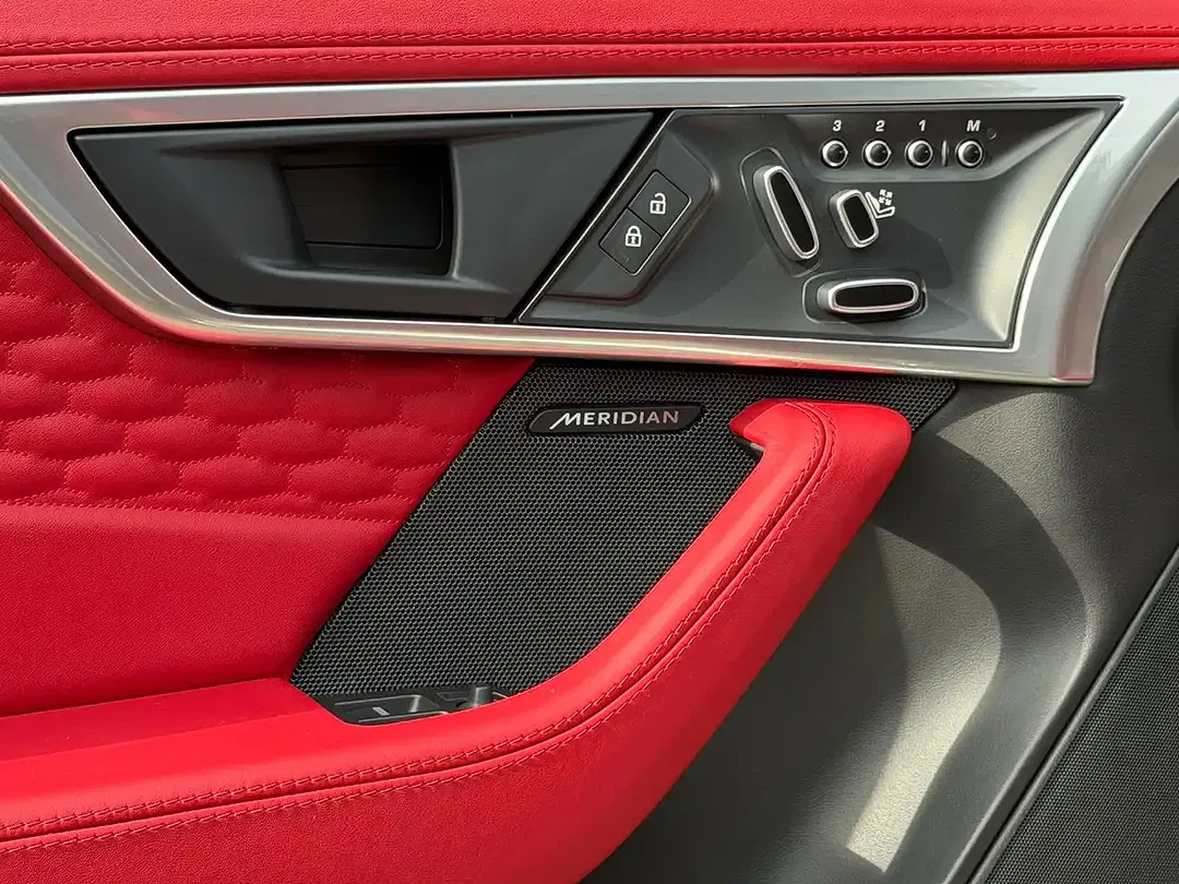 Jaguar F-Type - Thumbnail 9