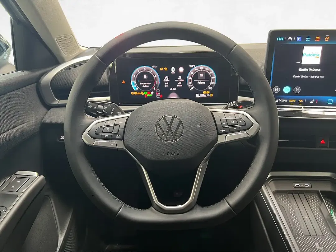 Volkswagen T-Roc - Thumbnail 11
