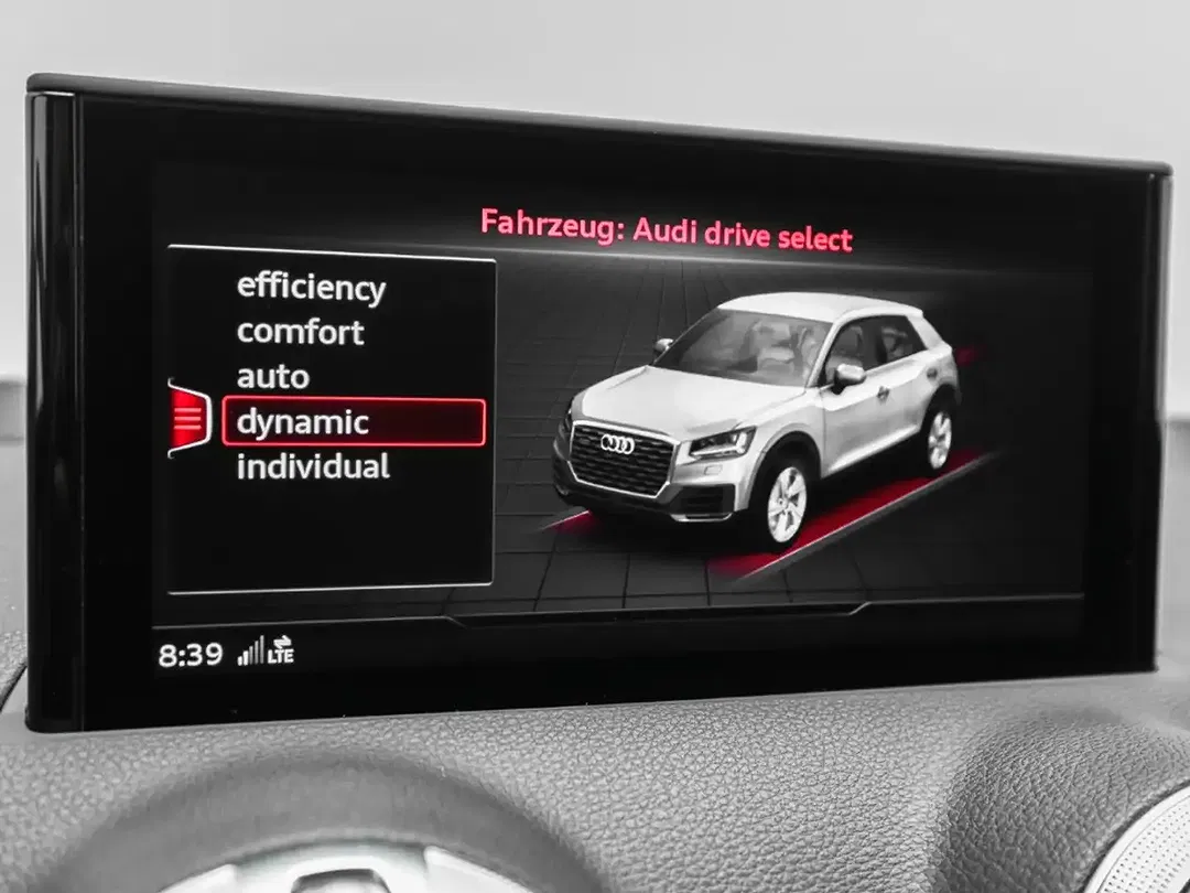 Audi SQ2 - Thumbnail 13