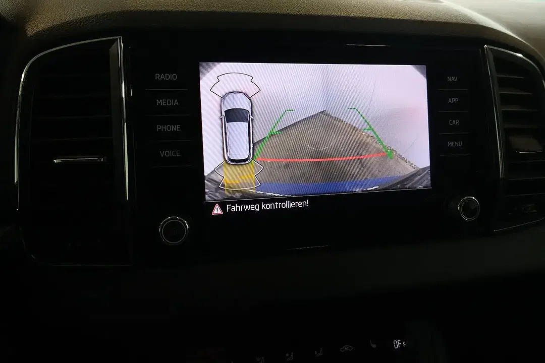 Skoda Karoq - Thumbnail 5
