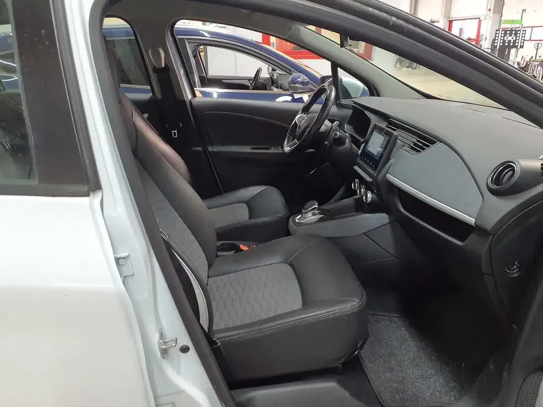 Renault ZOE - Thumbnail 10
