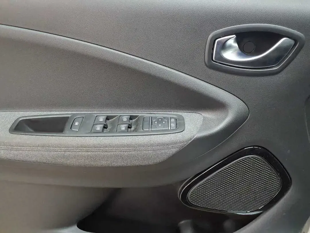 Renault ZOE - Thumbnail 4
