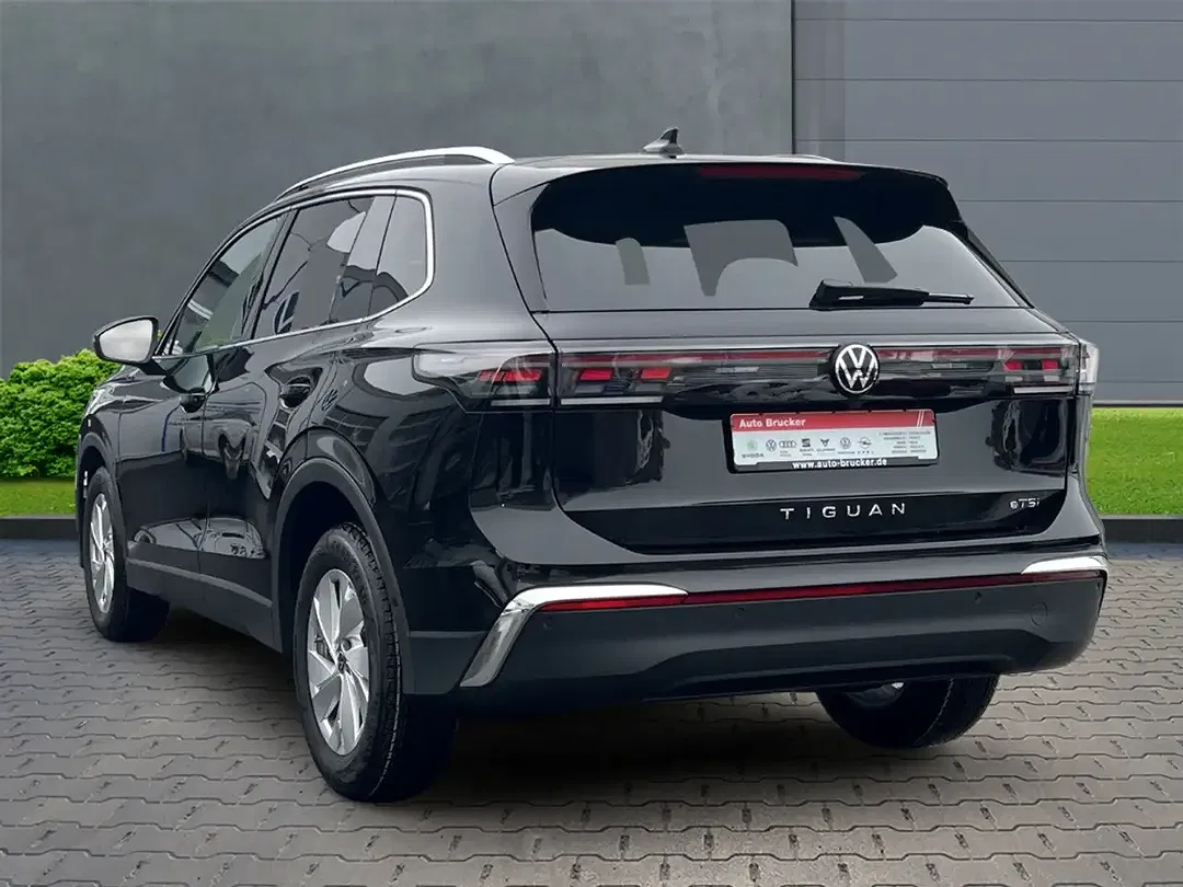 Volkswagen Tiguan - Thumbnail 2