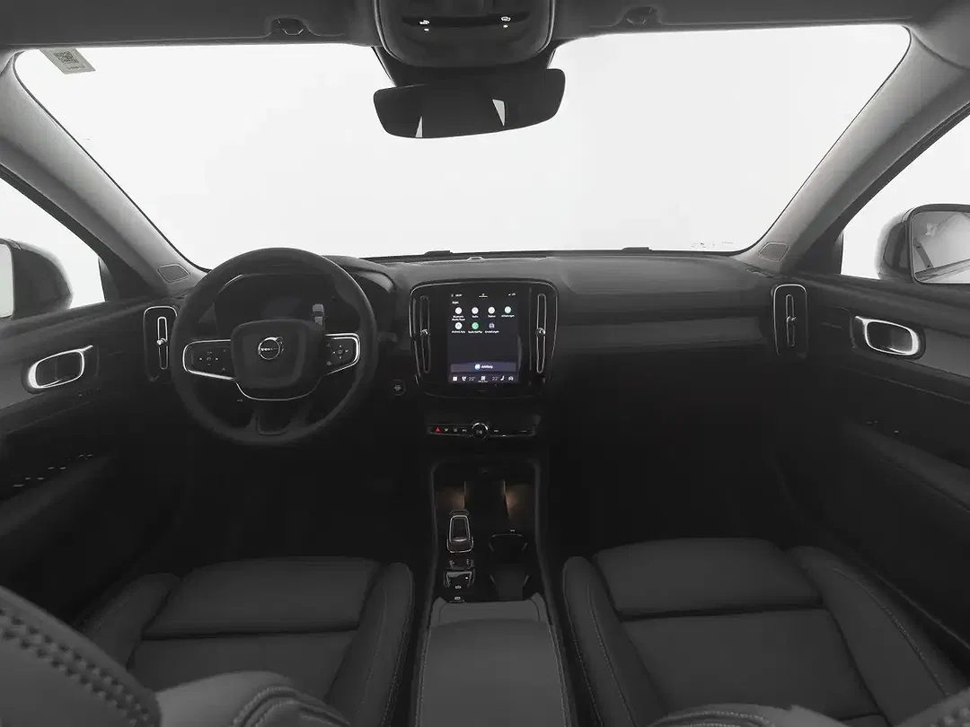 Volvo XC40 - Thumbnail 3