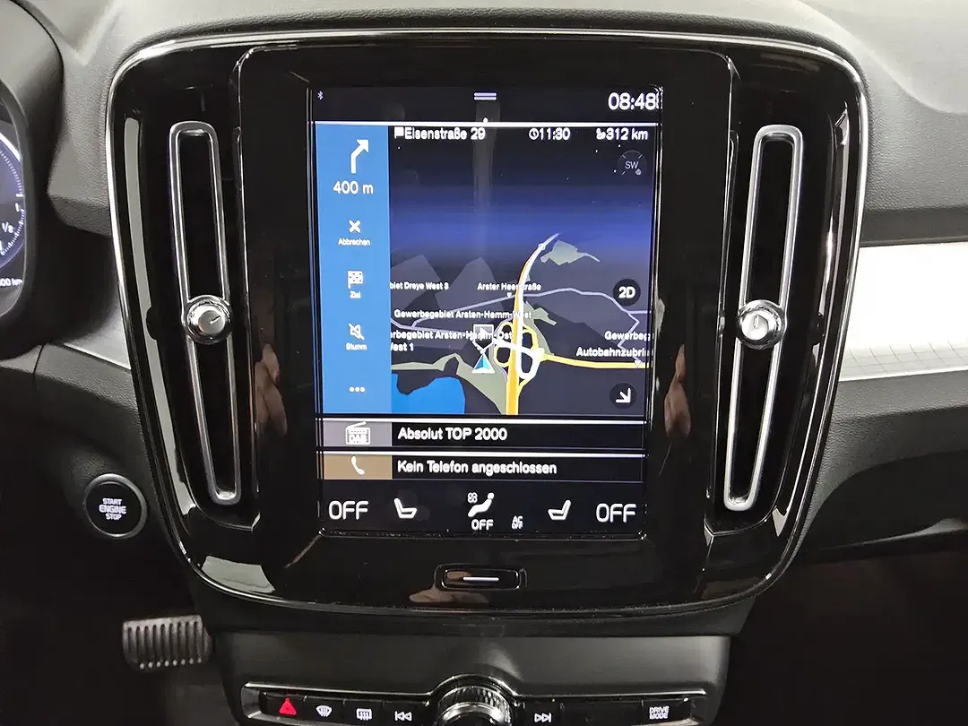 Volvo XC40 - Thumbnail 4