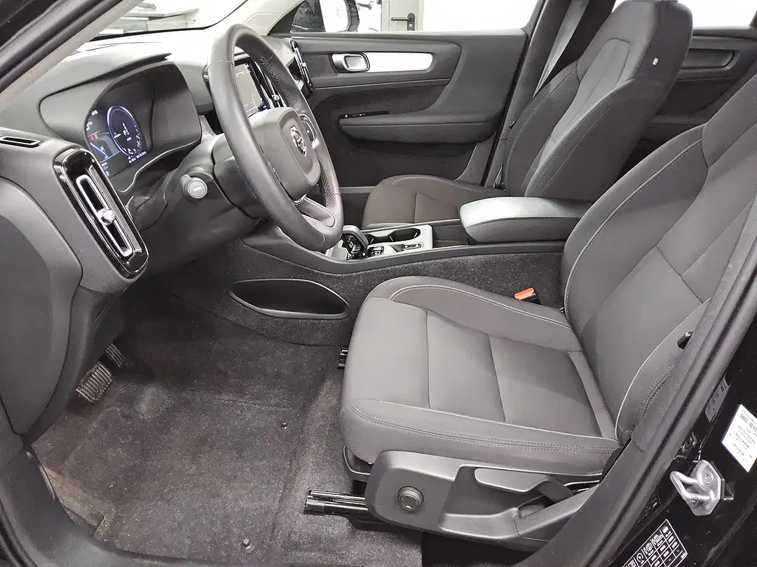 Volvo XC40 - Thumbnail 5