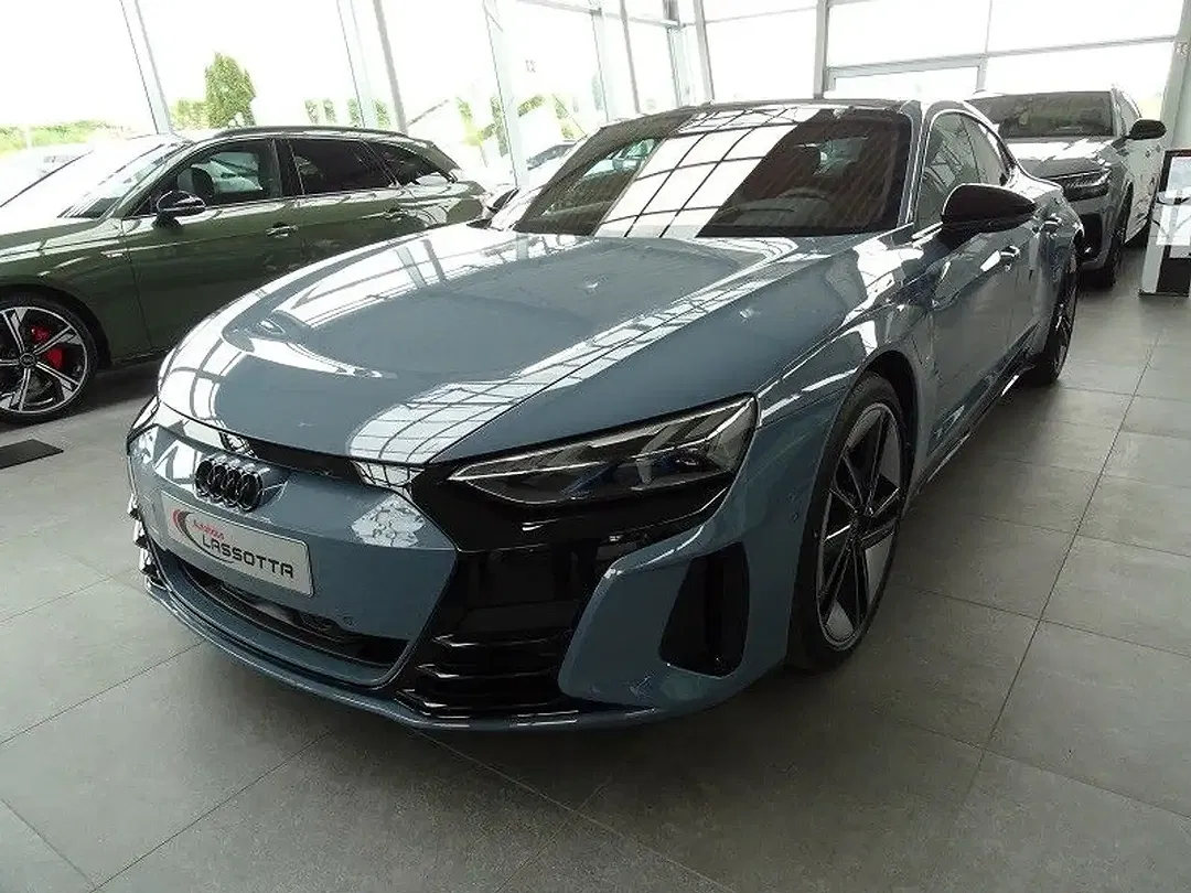 Audi e-tron GT - Thumbnail 3
