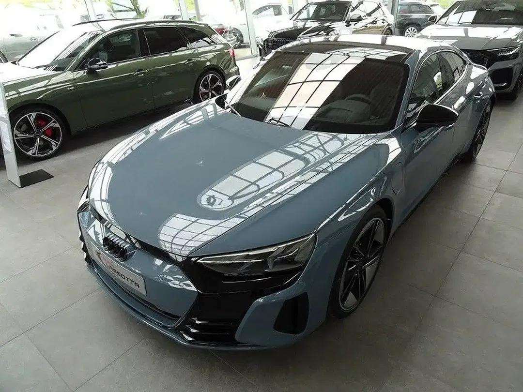 Audi e-tron GT - Thumbnail 4