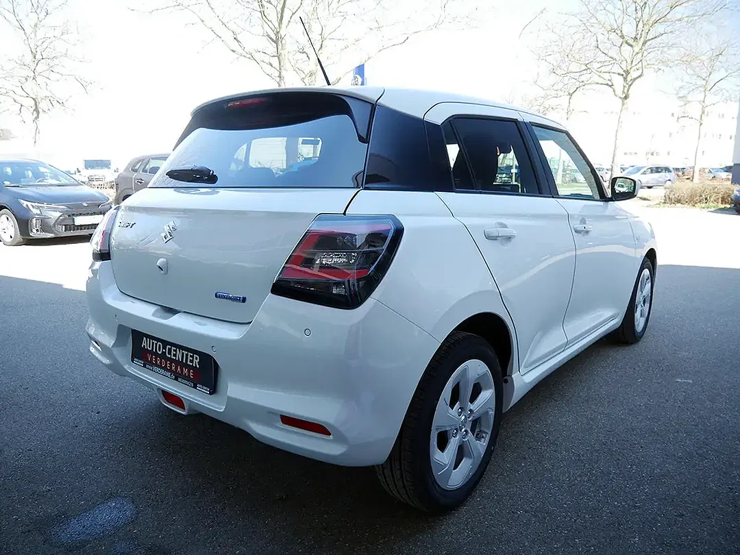 Suzuki Swift - Thumbnail 3
