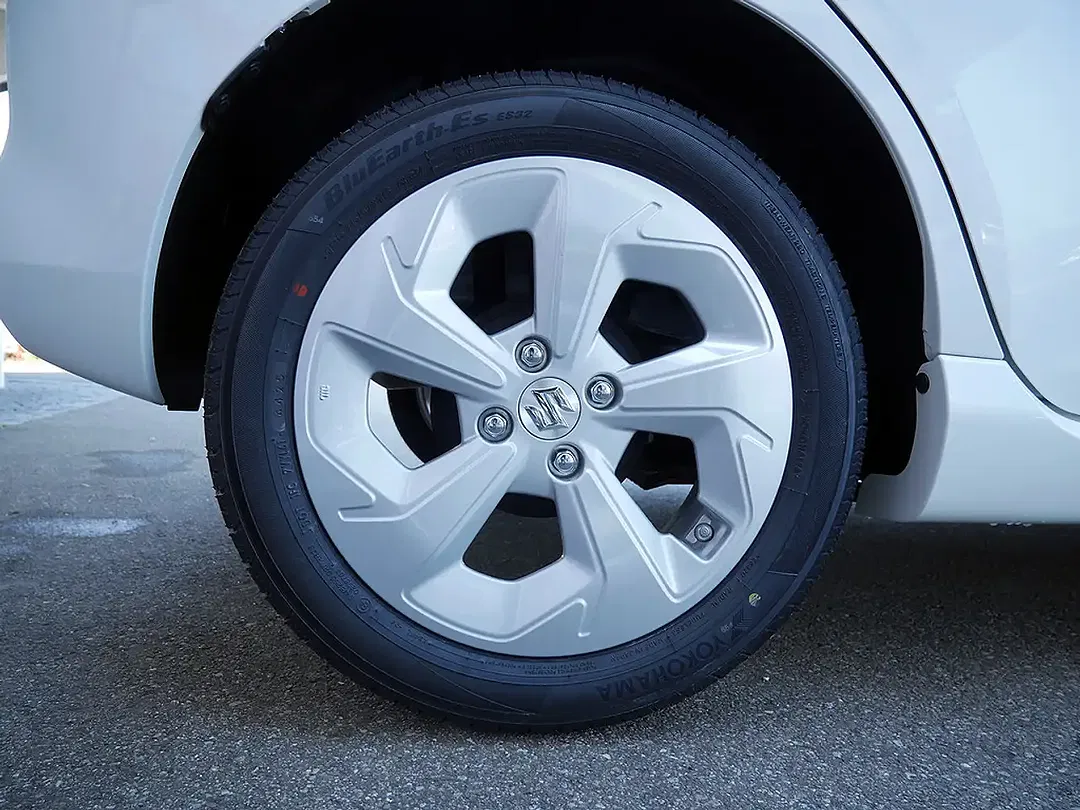 Suzuki Swift - Thumbnail 5