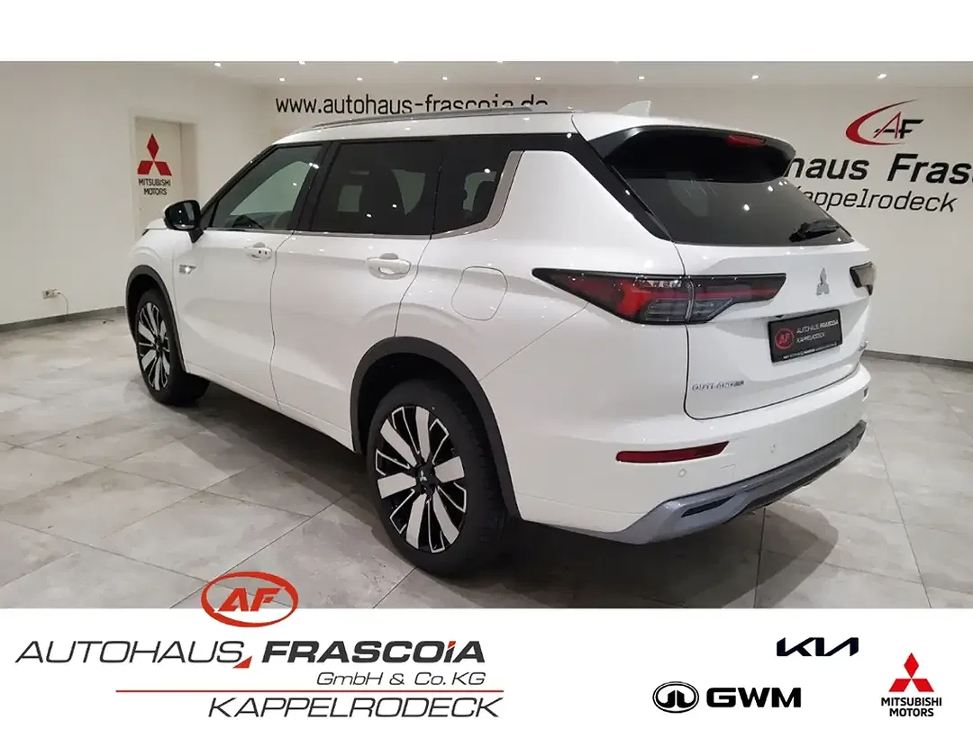 Mitsubishi Outlander - Thumbnail 7