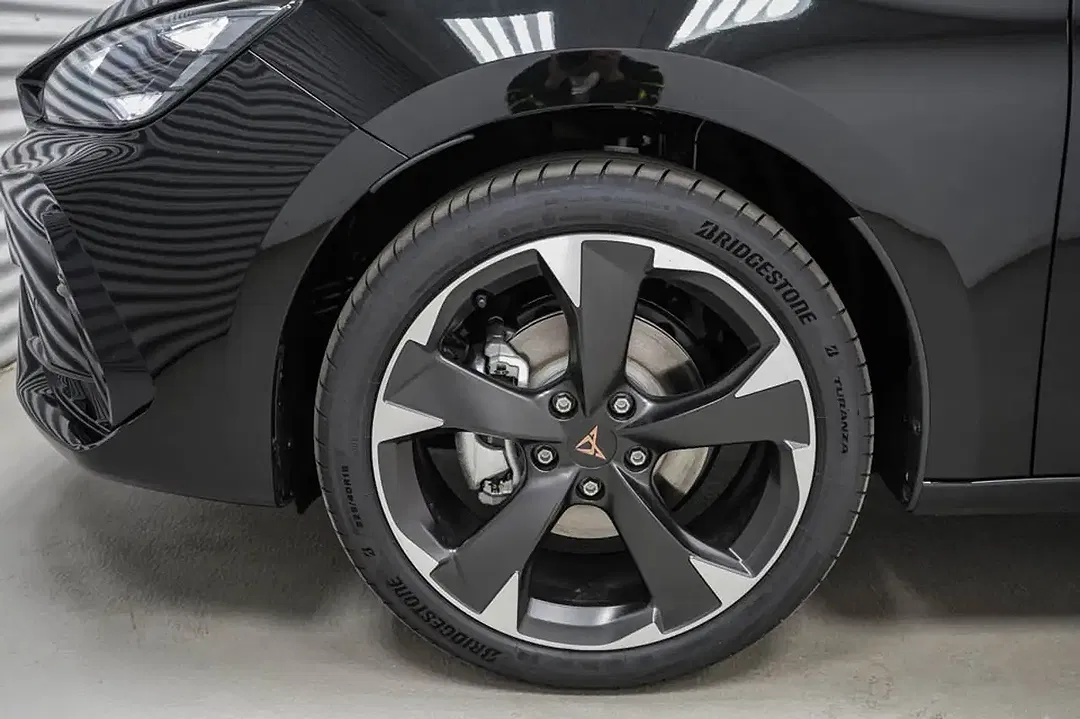 CUPRA Leon - Thumbnail 4