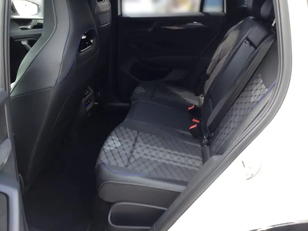 Volkswagen Tiguan - Thumbnail 11