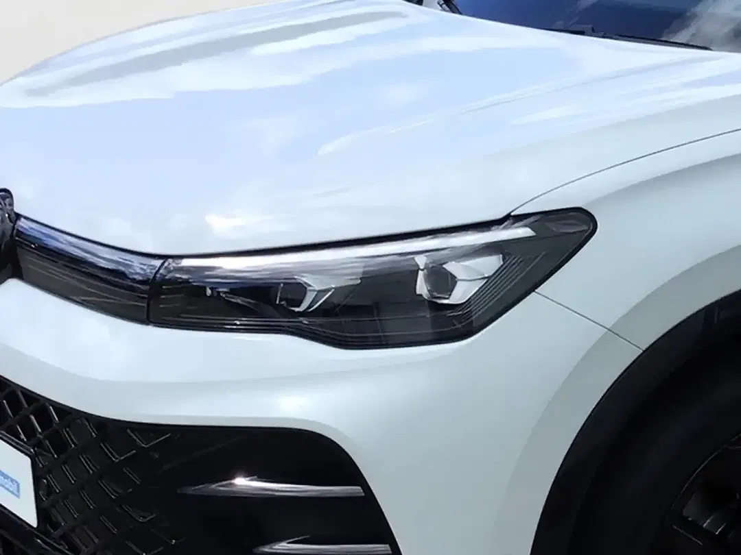 Volkswagen Tiguan - Thumbnail 5