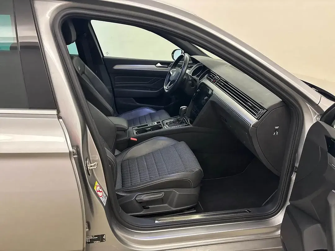 Volkswagen Passat Variant - Thumbnail 8