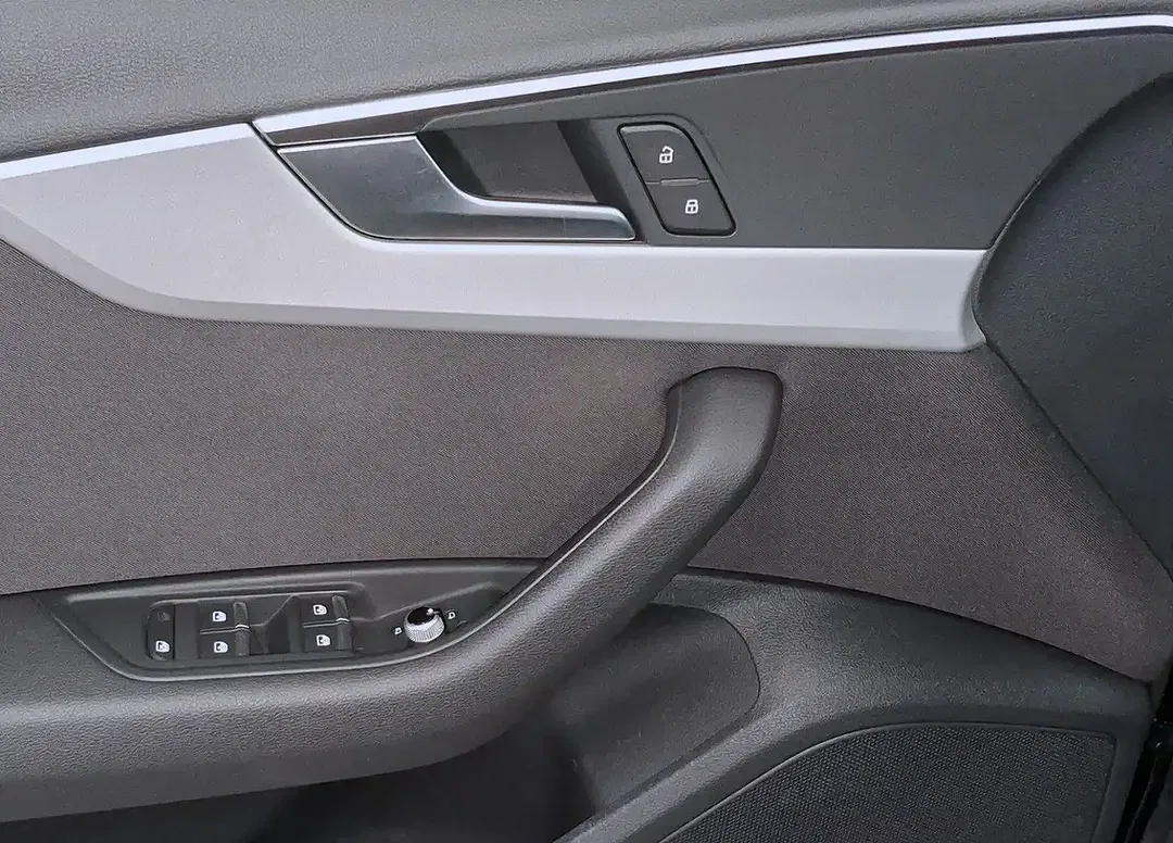 Audi A4 - Thumbnail 11