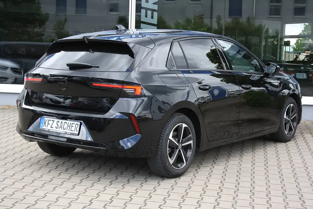 Opel Astra - Thumbnail 3