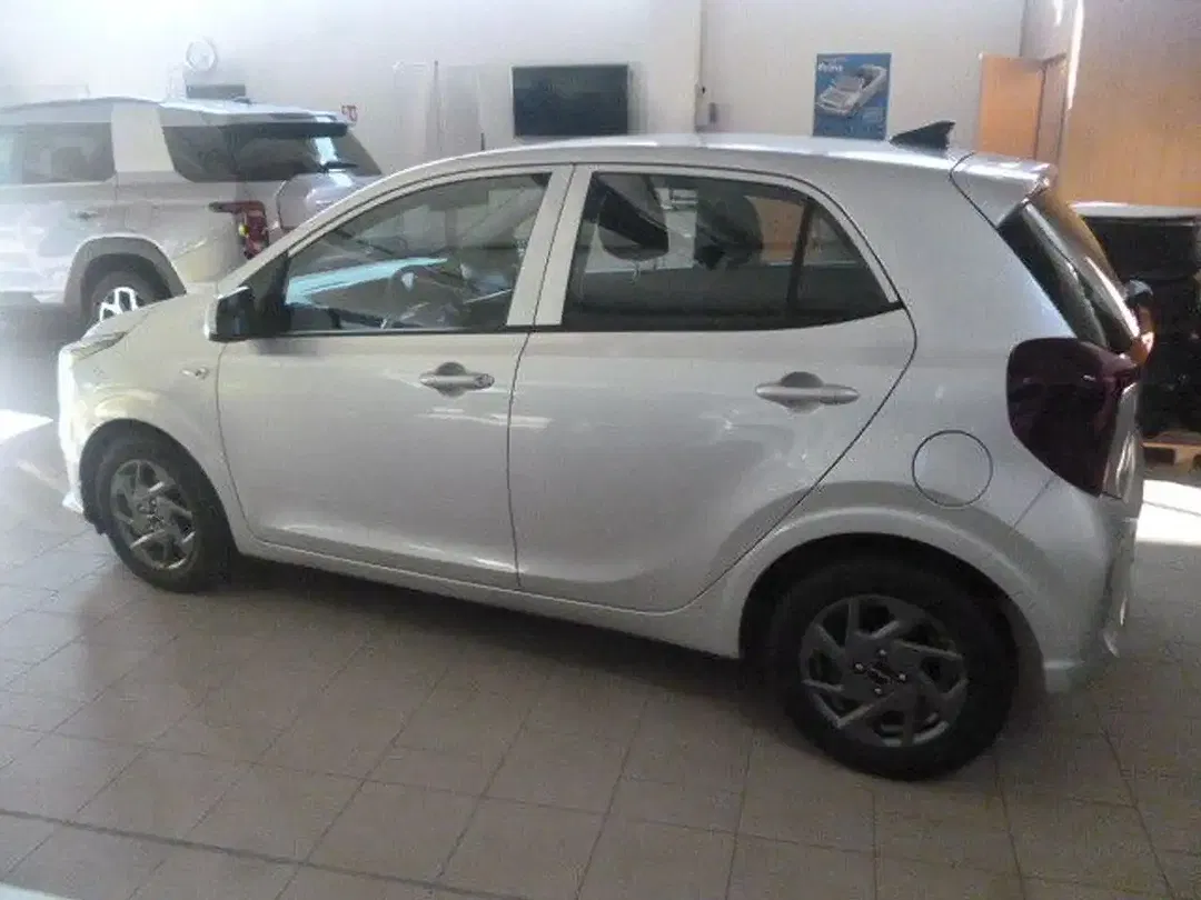 Kia Picanto - Thumbnail 3