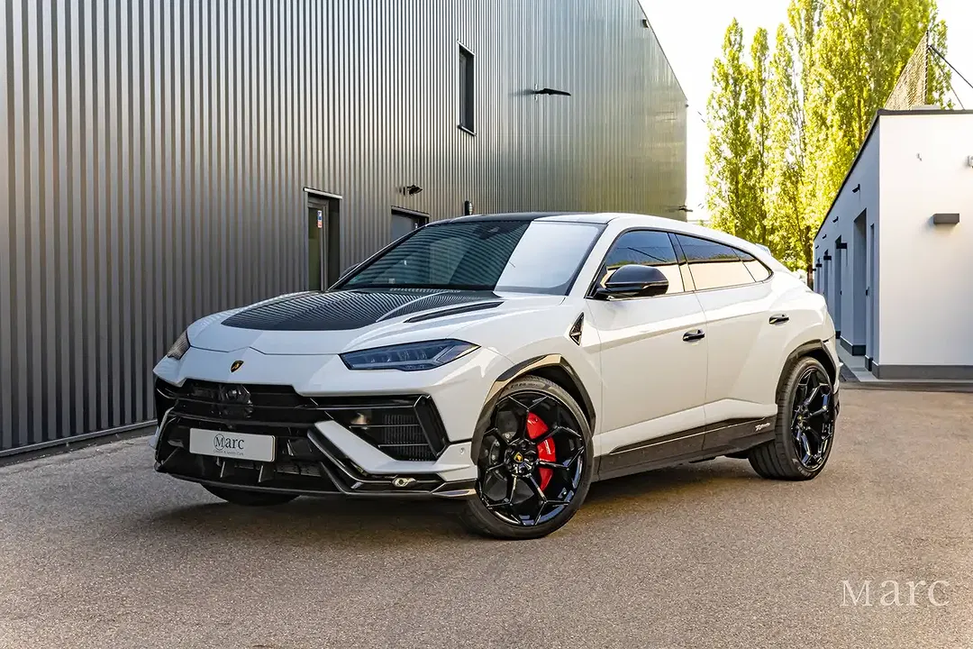 Lamborghini Urus - Thumbnail 2