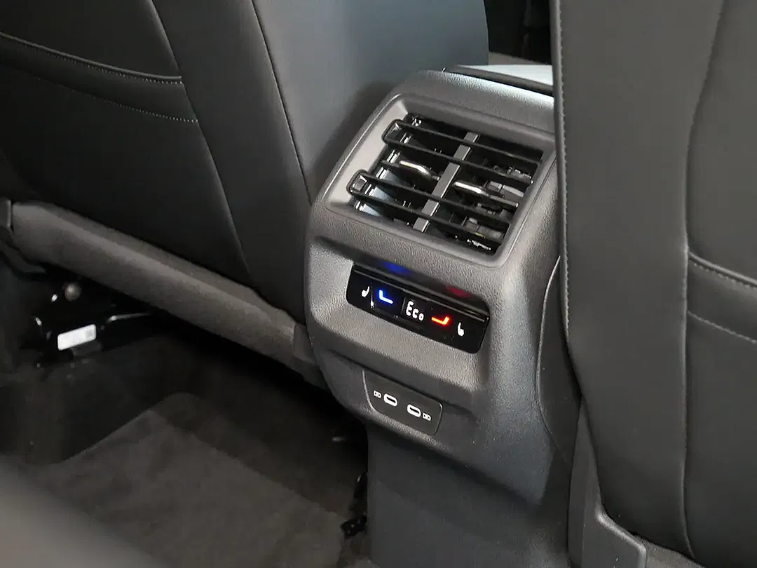 Volkswagen Tiguan - Thumbnail 11