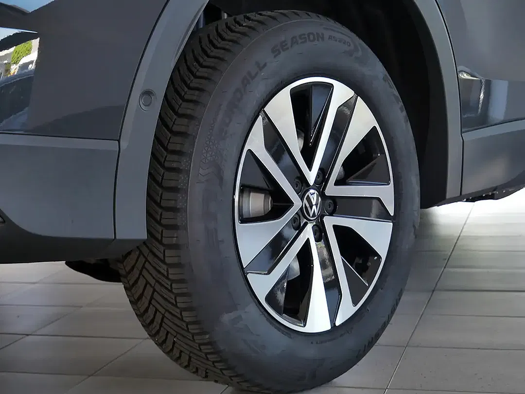 Volkswagen Tiguan - Thumbnail 13