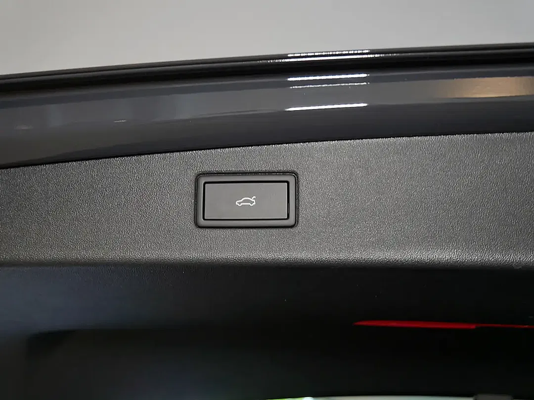 Volkswagen Tiguan - Thumbnail 15