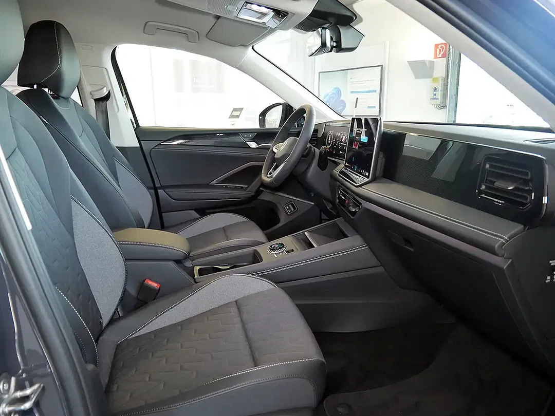 Volkswagen Tiguan - Thumbnail 8