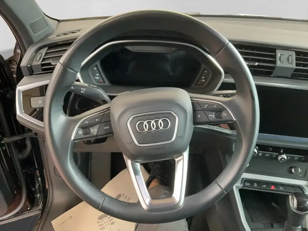 Audi Q3 - Thumbnail 8