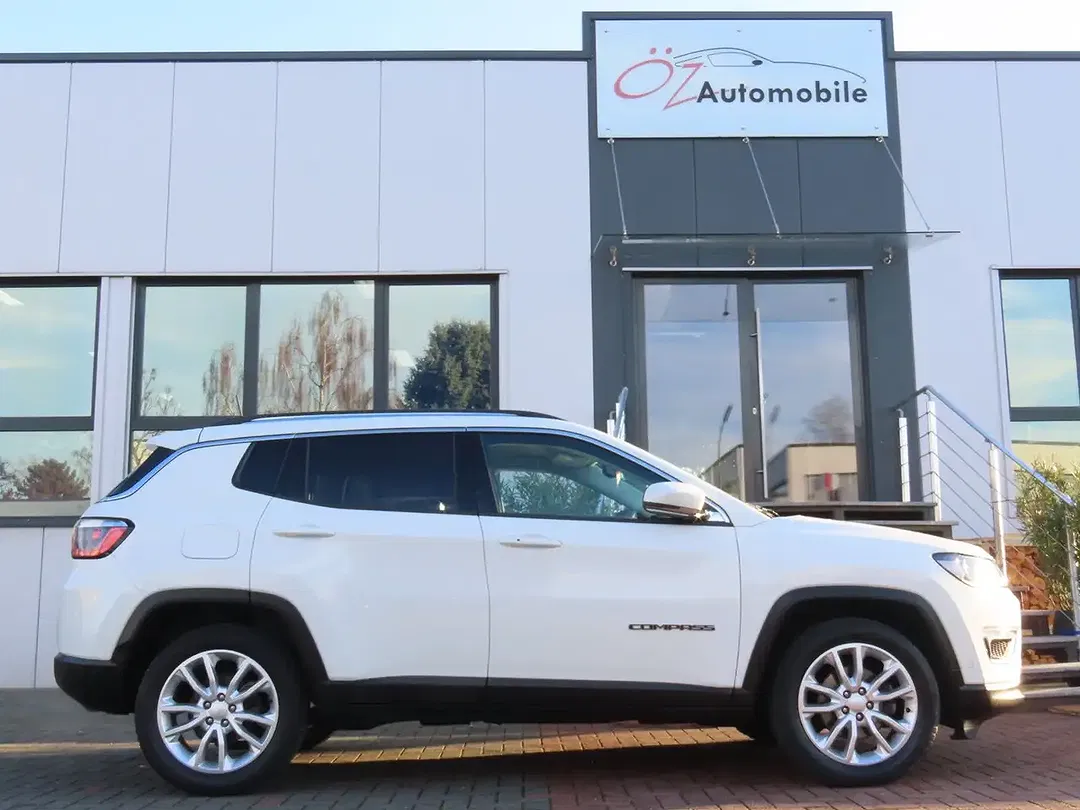 Jeep Compass - Thumbnail 9
