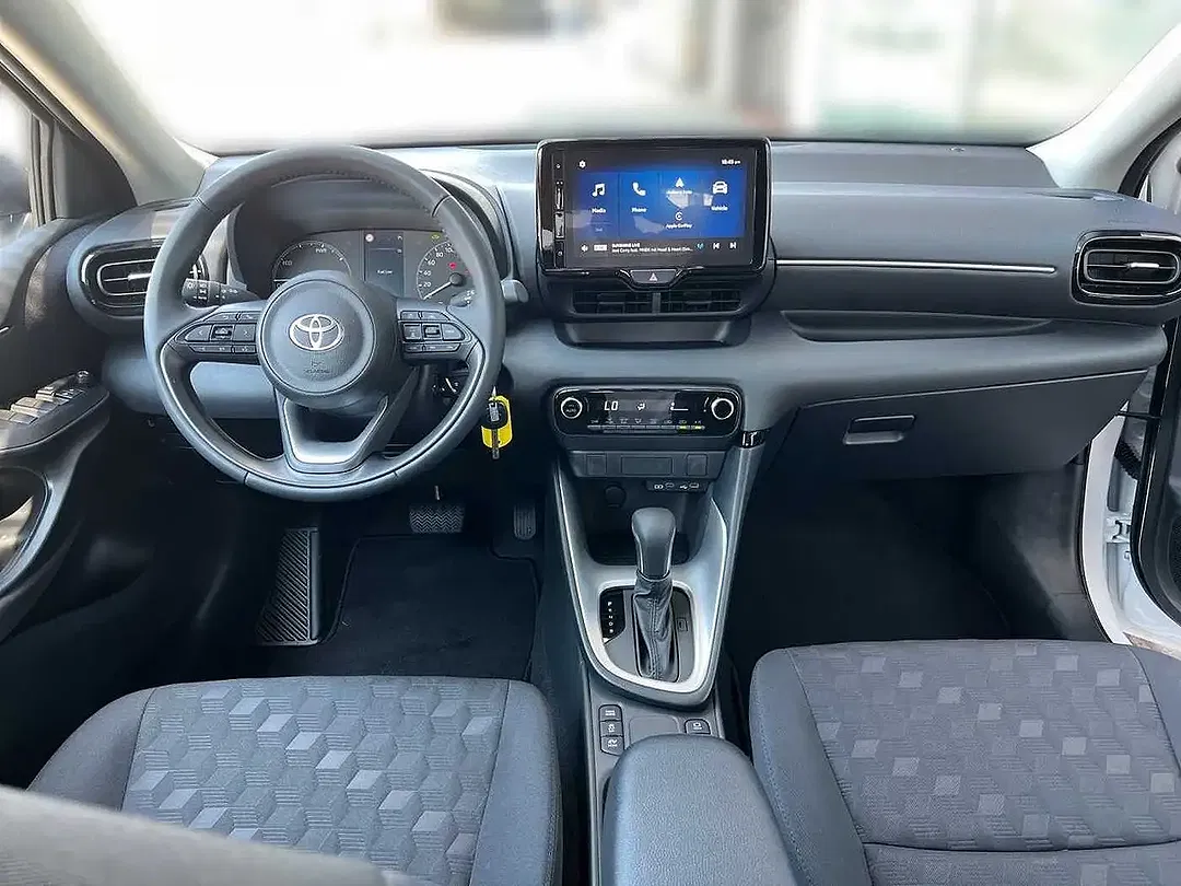 Toyota Yaris - Thumbnail 8
