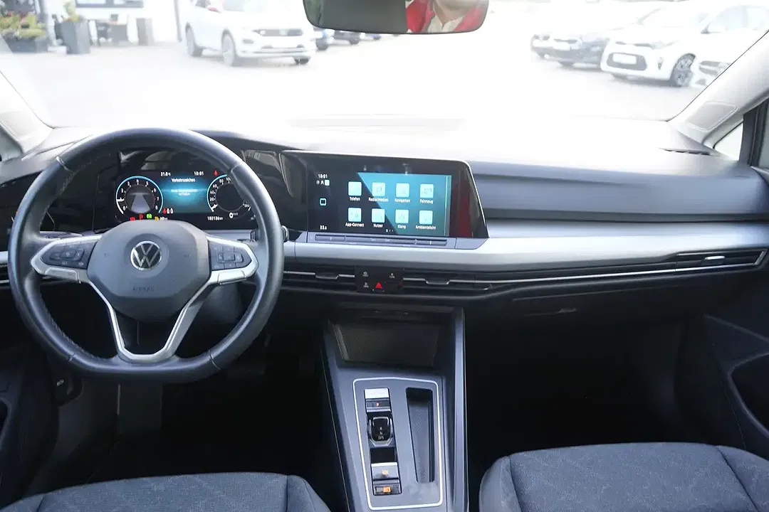 Volkswagen Golf - Thumbnail 10