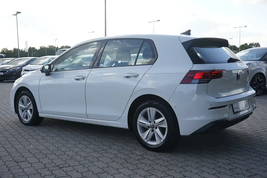 Volkswagen Golf - Thumbnail 2