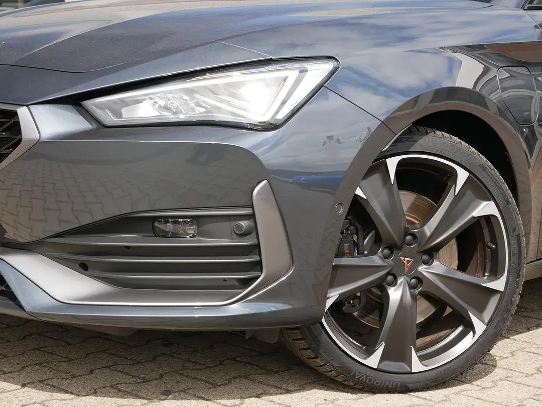 CUPRA Leon - Thumbnail 2
