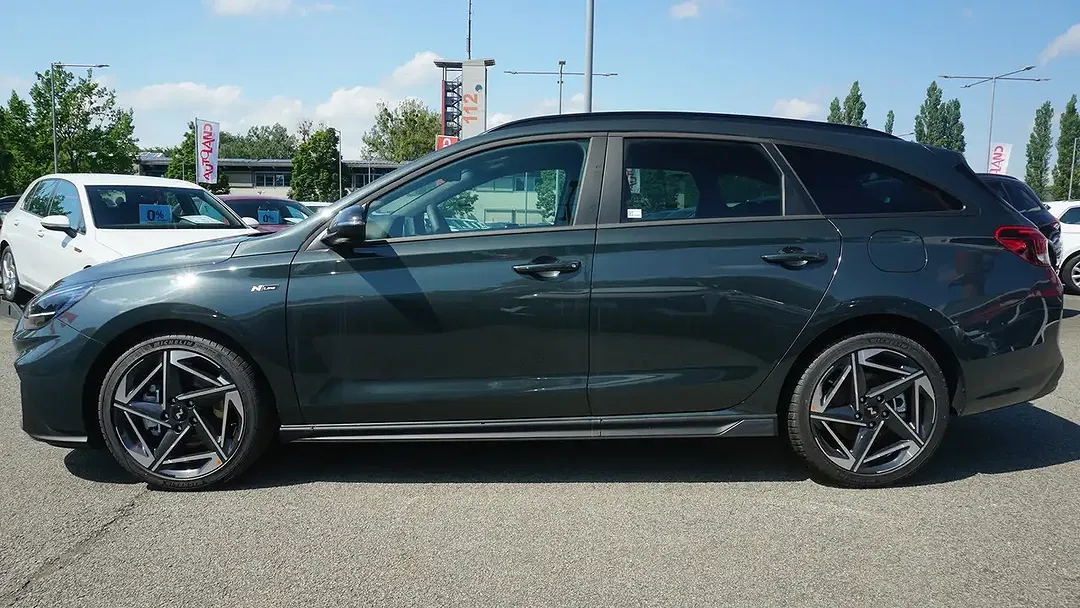 Hyundai i30 - Thumbnail 2