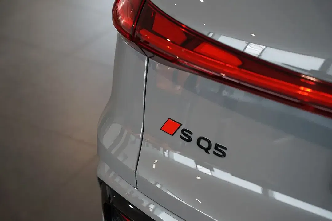 Audi SQ5 - Thumbnail 11