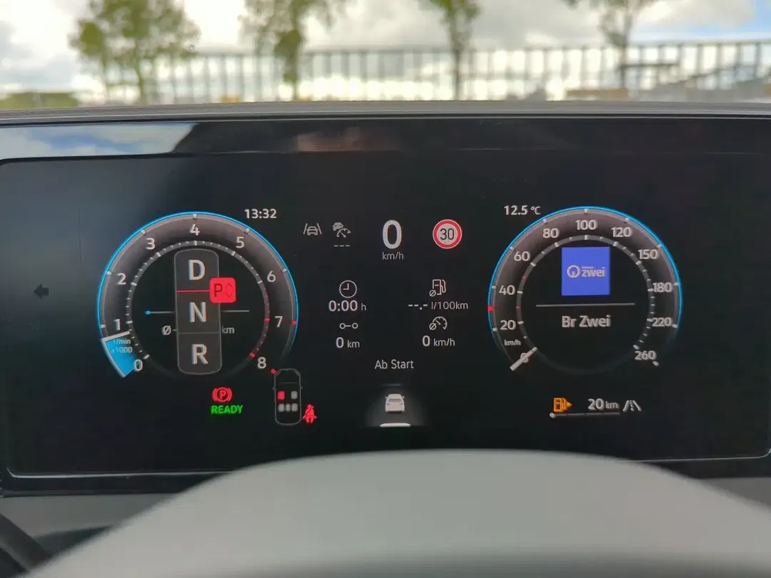 Volkswagen Tiguan - Thumbnail 13