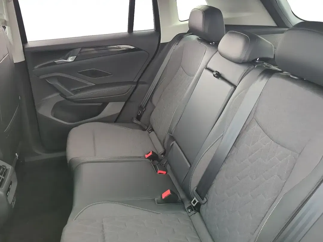 Volkswagen Tiguan - Thumbnail 9