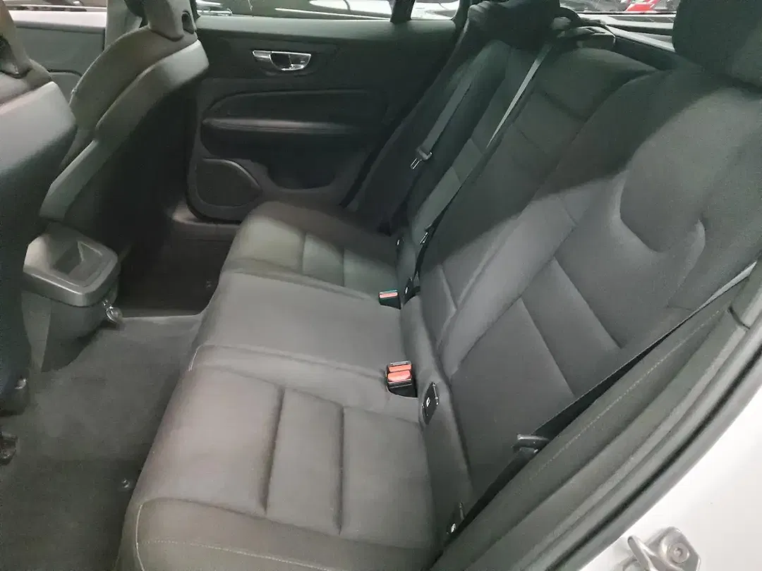 Volvo V60 - Thumbnail 13