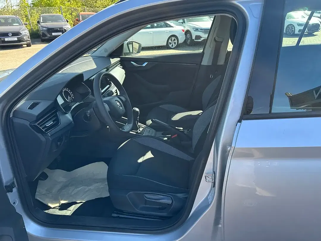 Skoda Kamiq 1.0 TSI Active - foto 8