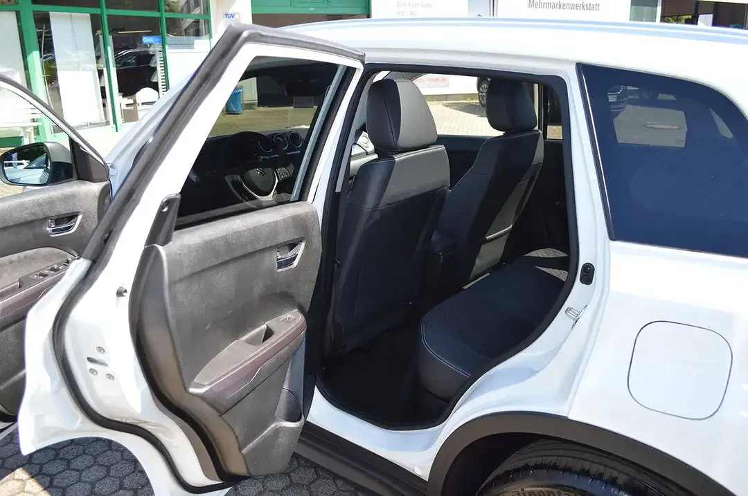 Suzuki Vitara - Thumbnail 11