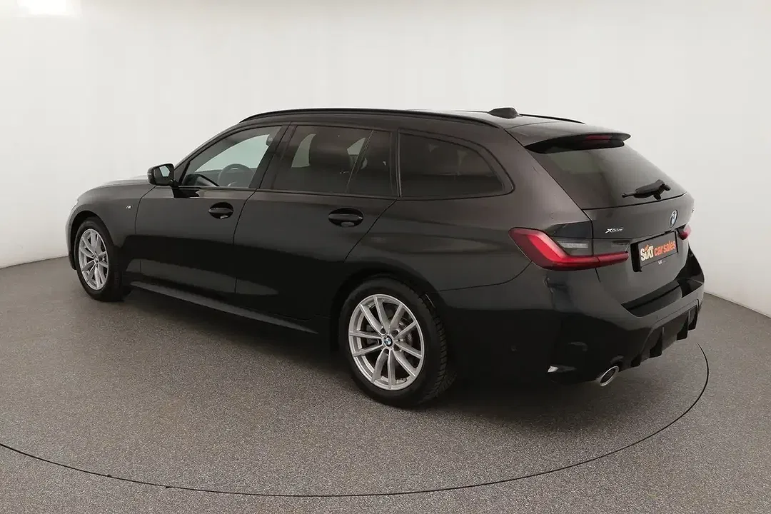 BMW 330 - Thumbnail 5