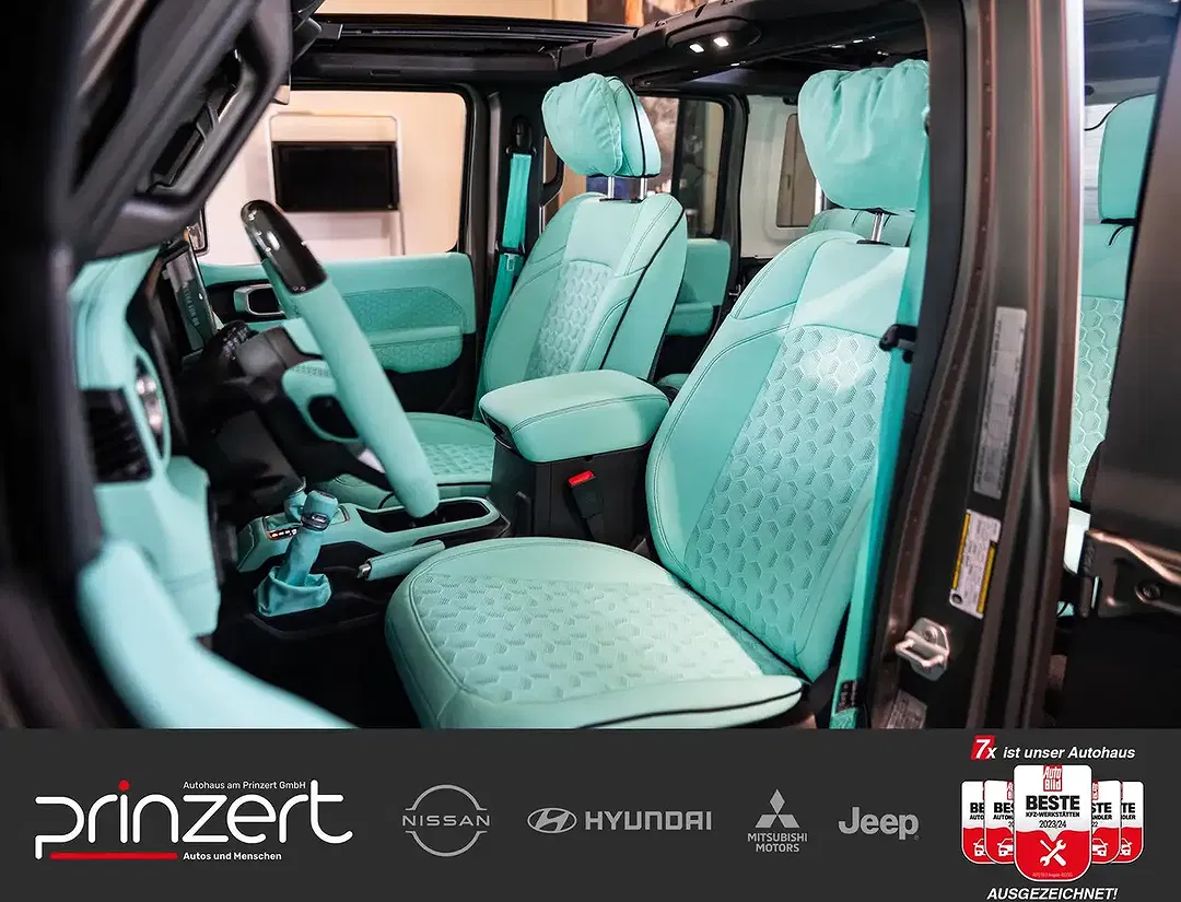 Jeep Wrangler - Thumbnail 13