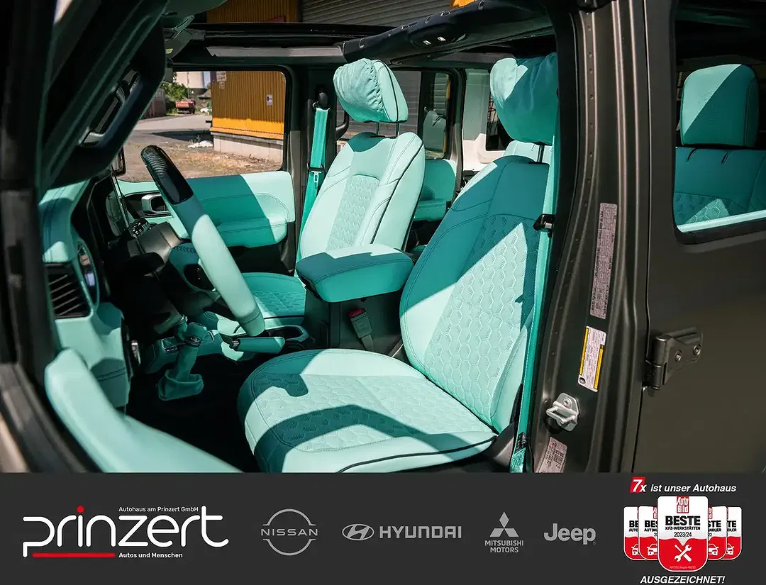 Jeep Wrangler - Thumbnail 4