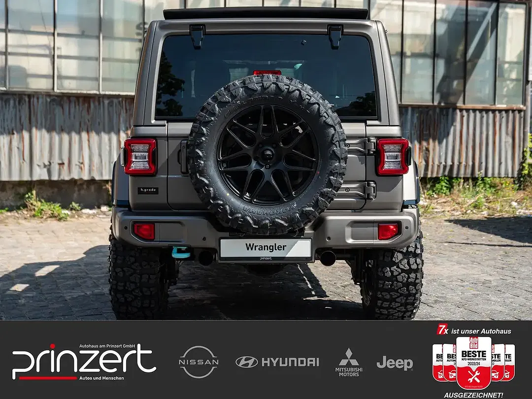 Jeep Wrangler - Thumbnail 6