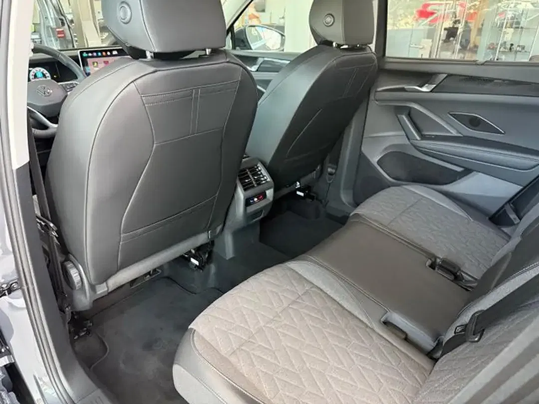 Volkswagen Tiguan - Thumbnail 5