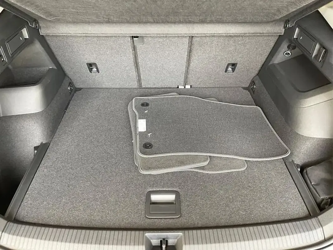 Volkswagen Tiguan - Thumbnail 6