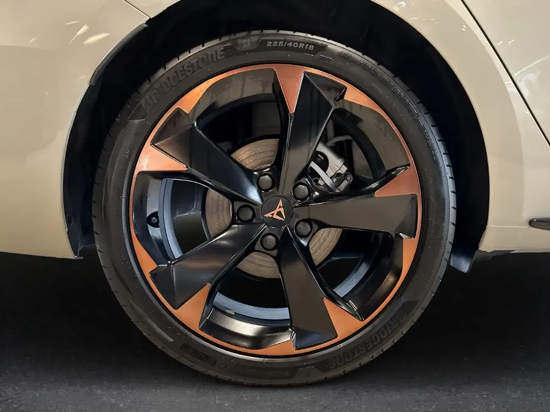 CUPRA Leon - Thumbnail 5