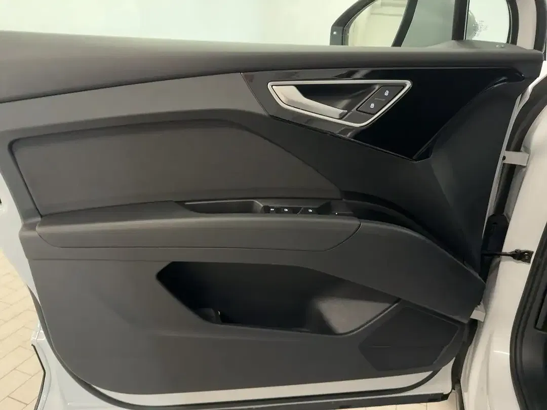 Audi Q4 e-tron - Thumbnail 14