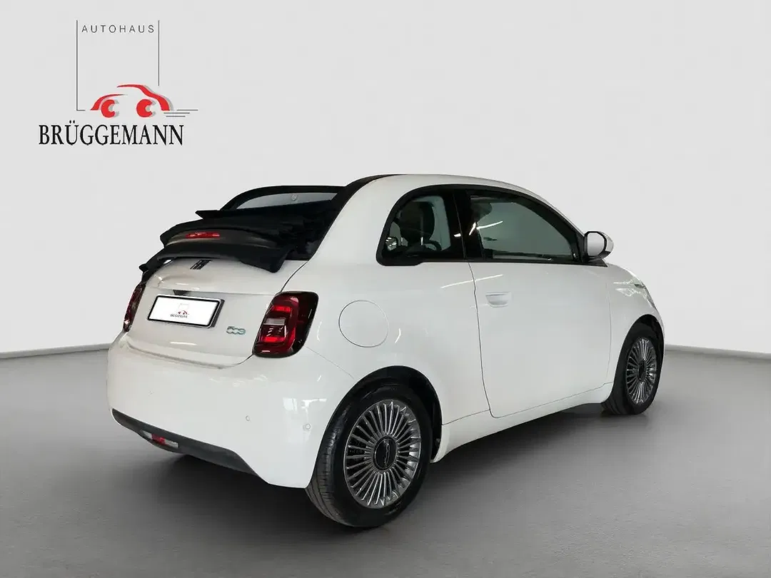 Fiat 500e - Thumbnail 6